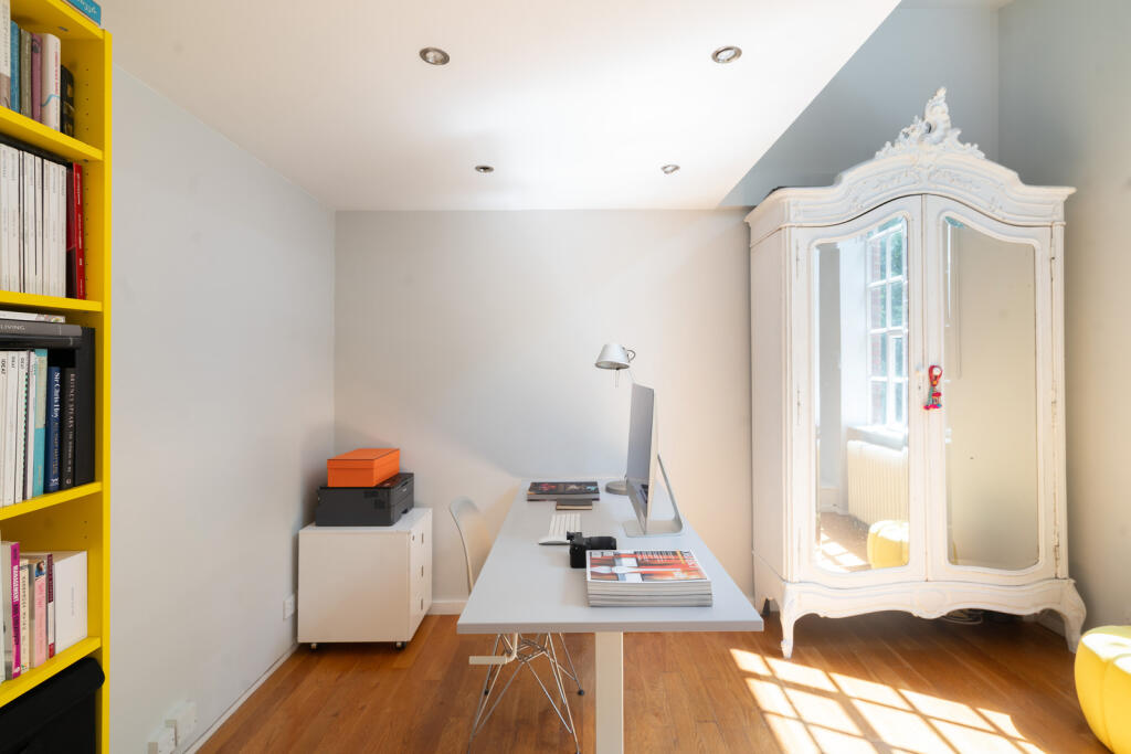 298110 - 19-PRINCE-OF-WALES-ROAD-66.jpg