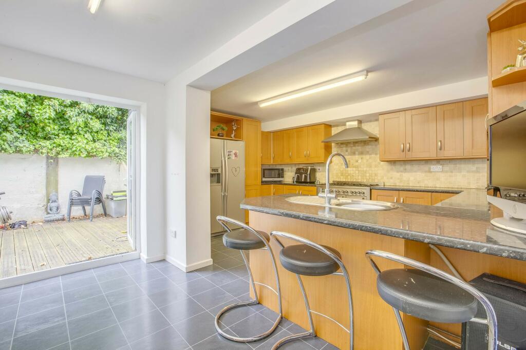 9 Rook Road, HP10 0PY (LOW RES)-15