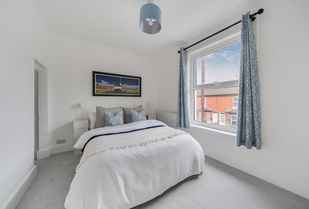 1365125-8-68e8d12...