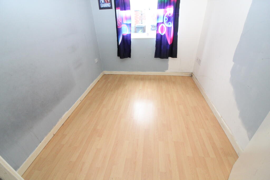 Bedroom 1 T202512051410.jpg