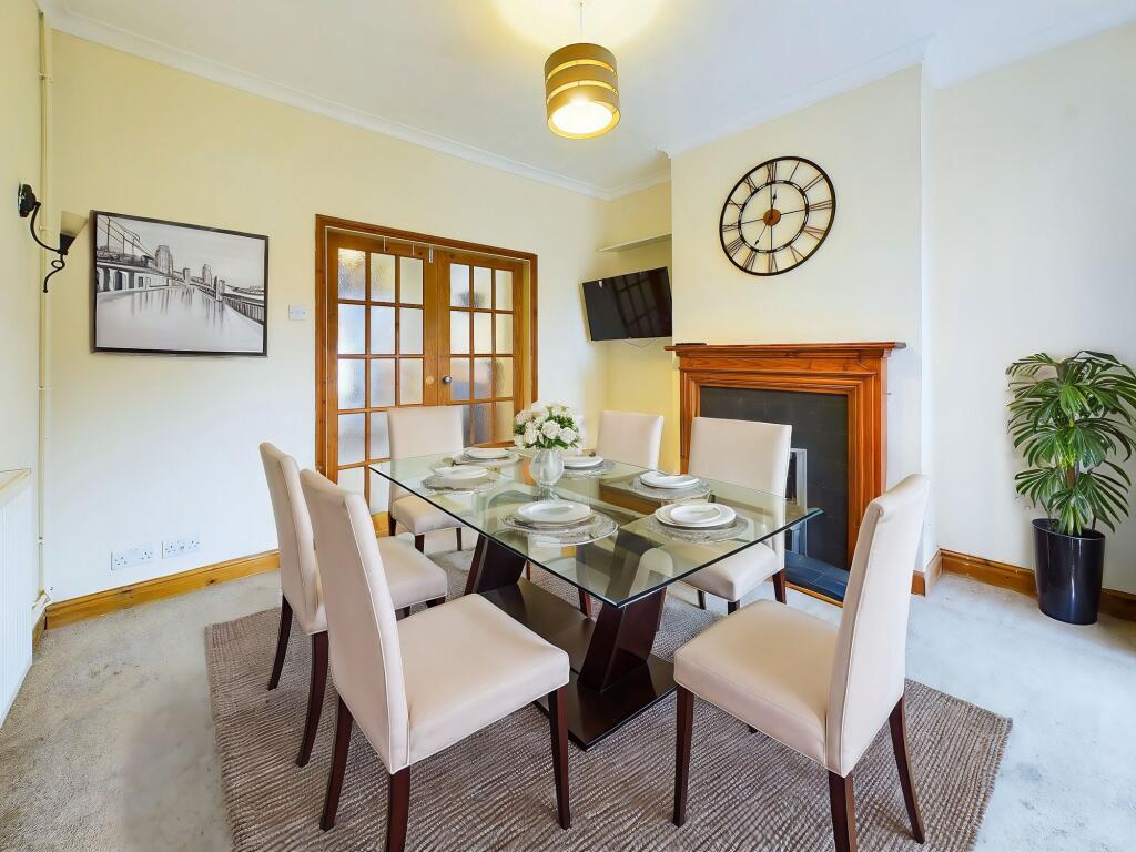 Dining Room (Ai virtually furnished)