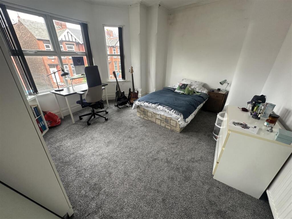 2dr.room6.JPG