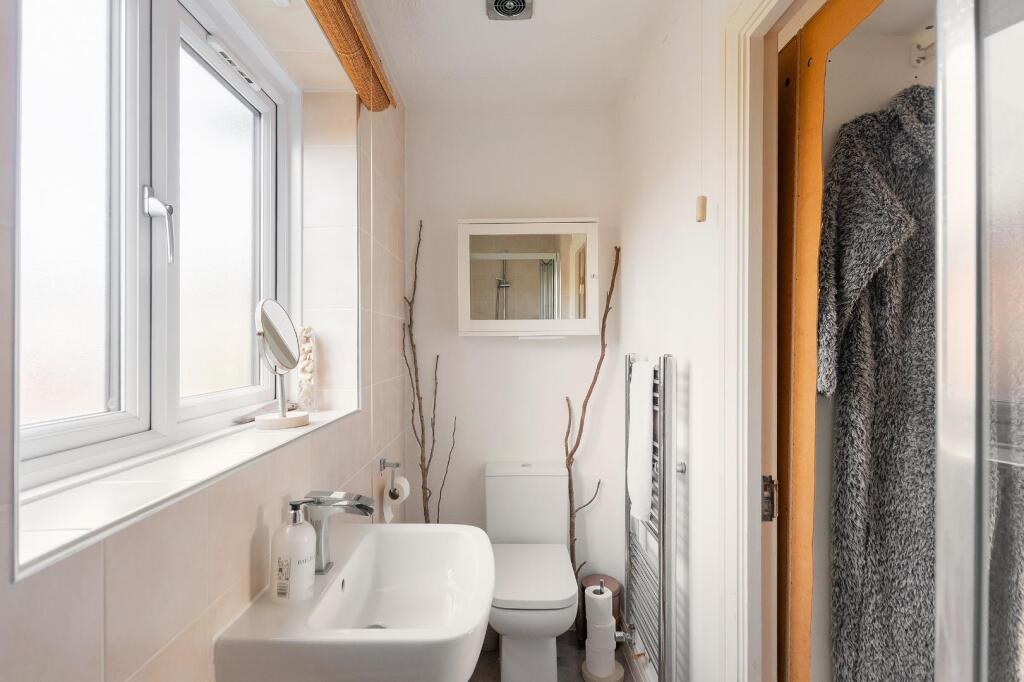 0S4GASG - Ensuite B.jpg