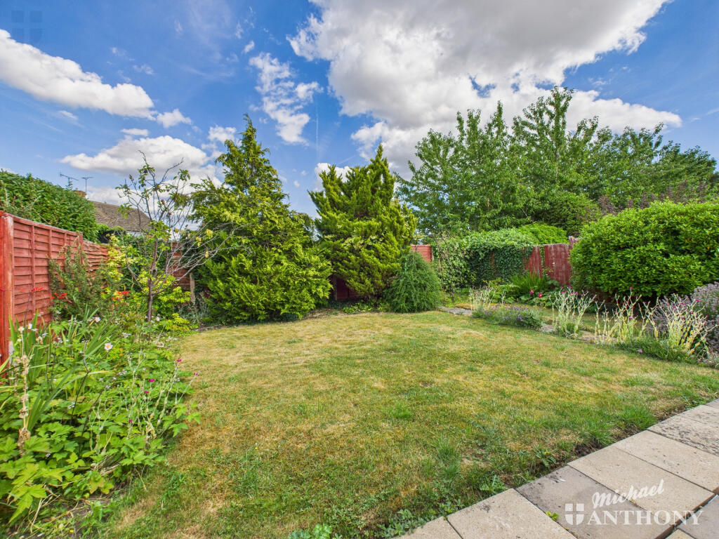 CAM03852G0-PR0348-STILL012