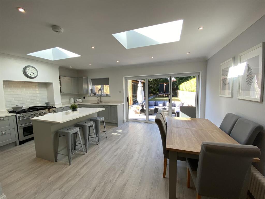 54 Mytton Oak Rd-8.jpg
