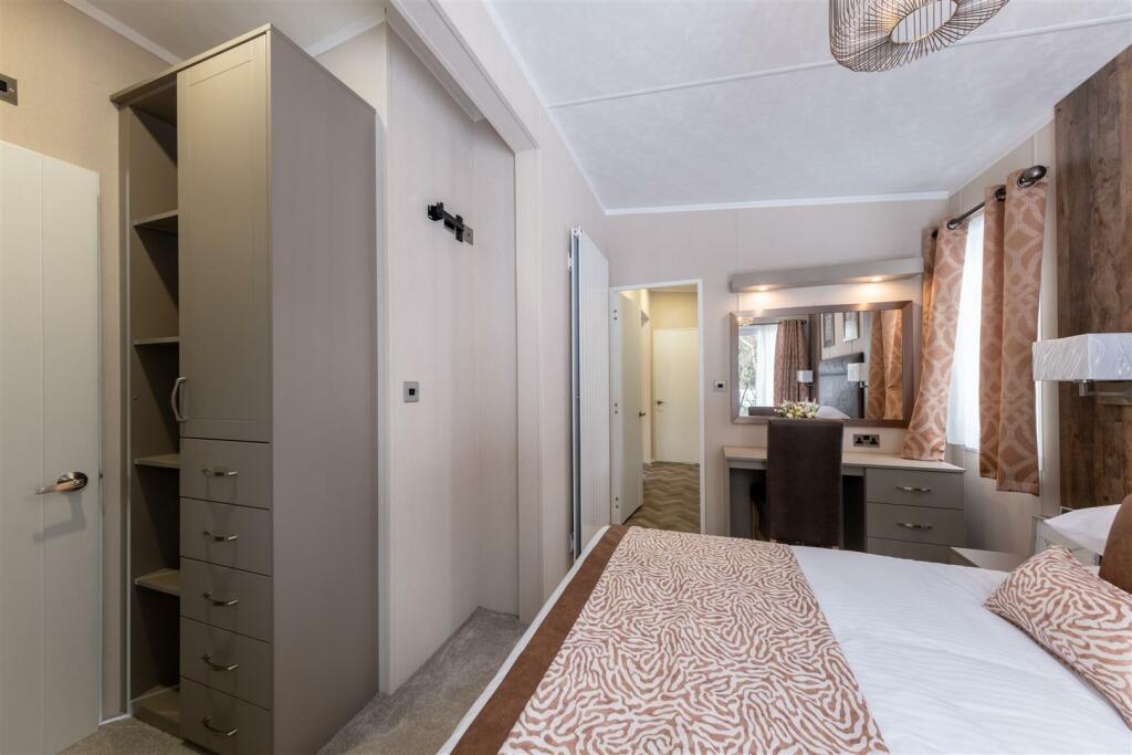 65 Oakmere Country Park-018.JPG