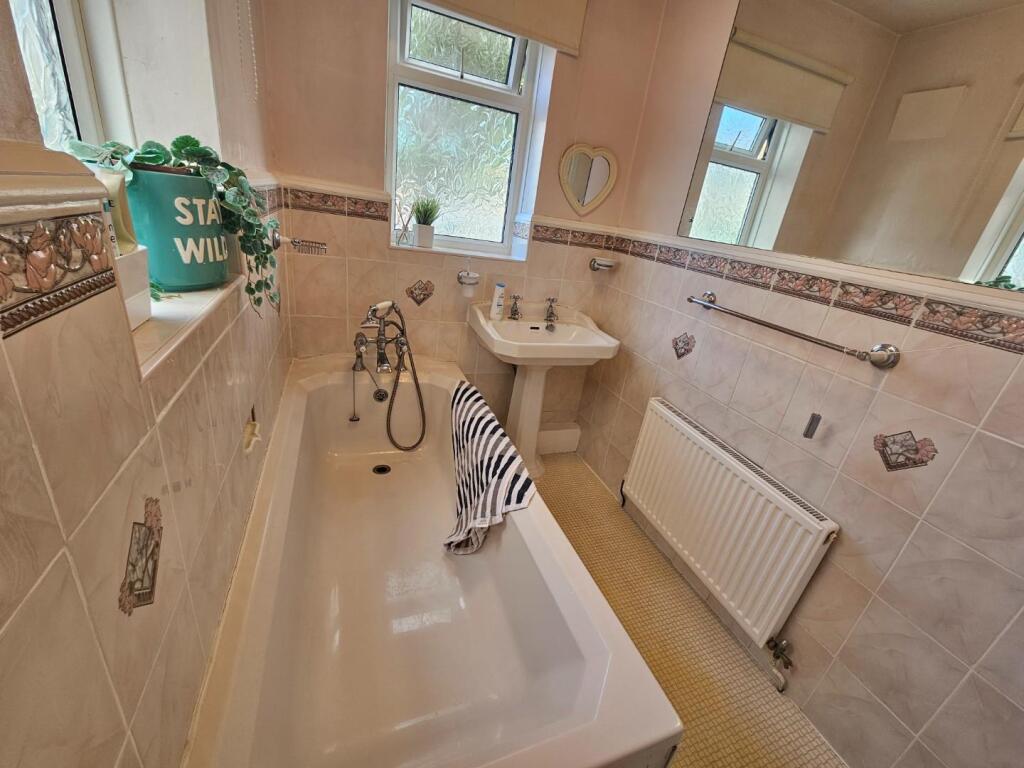 52 coro - Bath pic1 - Copy.jpg