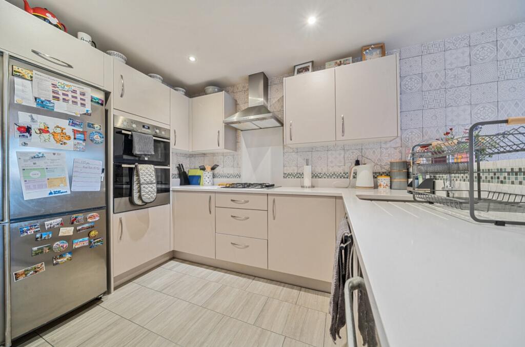 1383669-16-69209835216c0