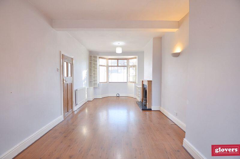 DINING / LIVING ROOM