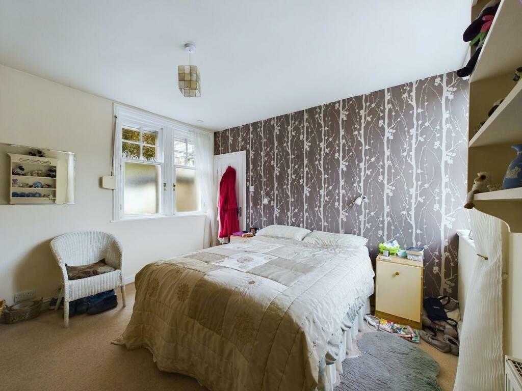 Main bedroom 1.jpg