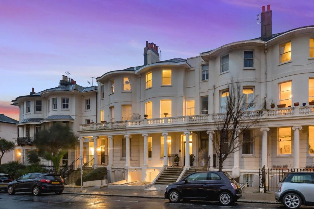 Lansdowne Place, 27, Upper Maisonette-23.JPG