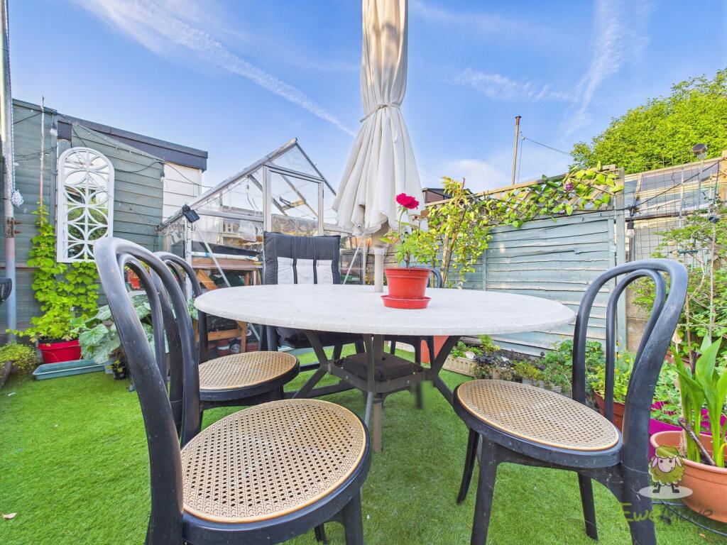 CAM01543G0-PR0139-STILL055