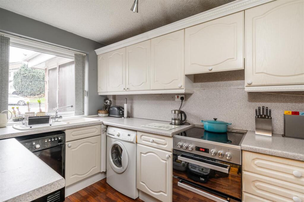 18 Milholme Green_5.jpg