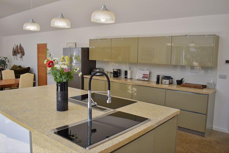 Kitchen/reception