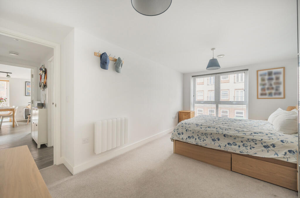 1377022-19-6911f2...