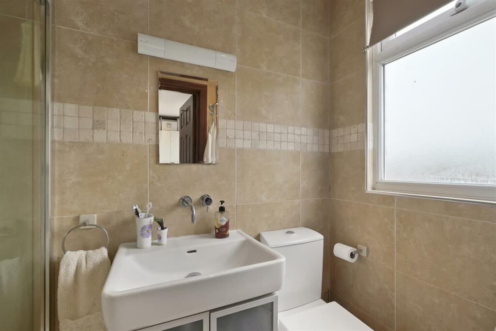16 Danemead Grove - OEewtgMYjPPvLs6FmiVE.jpg