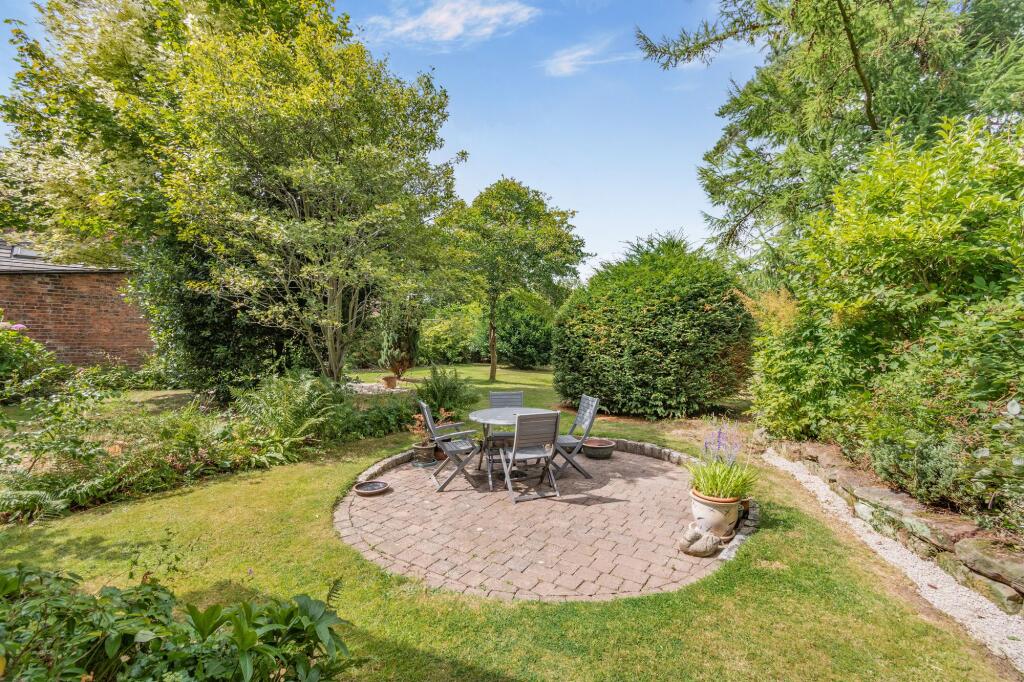 Garden to rear