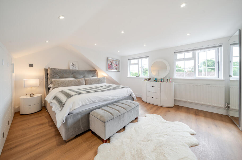 1330305-7-688b2d8...