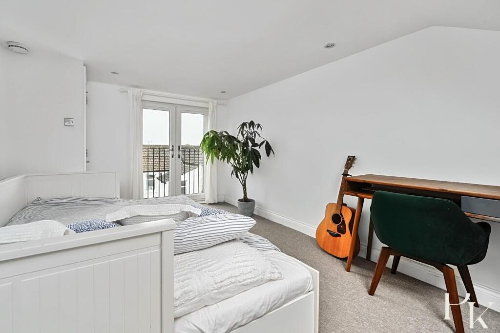 44 Coleridge Street BN3 (28).jpg