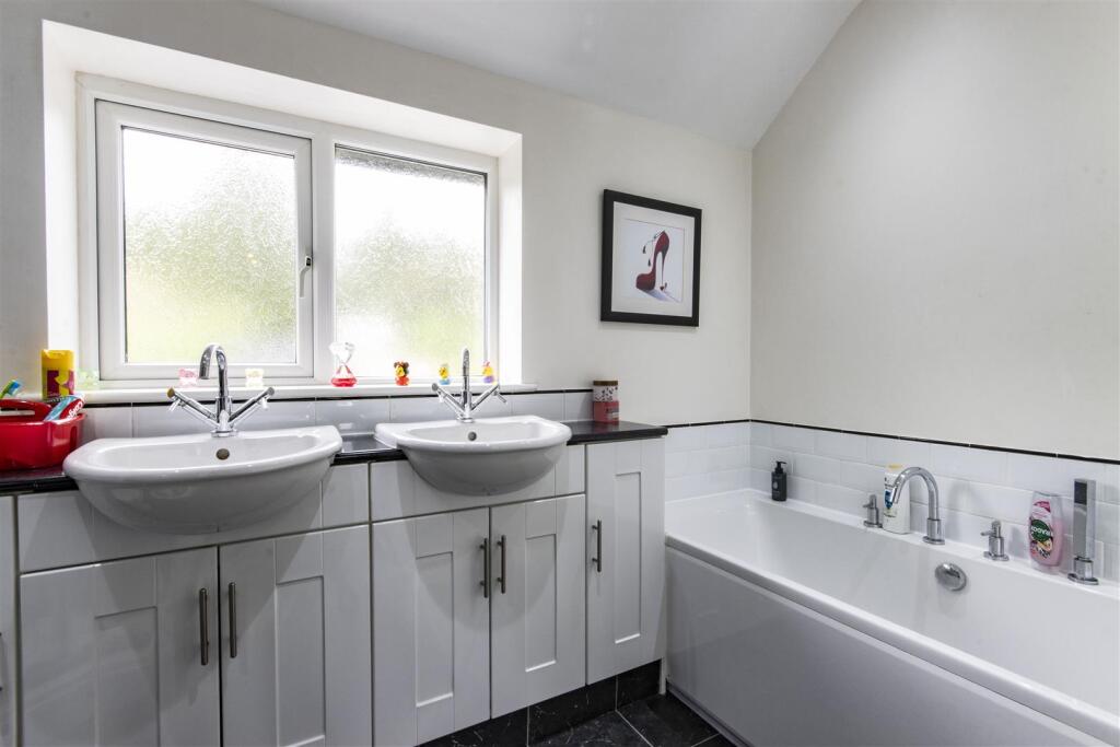En Suite Bathroom