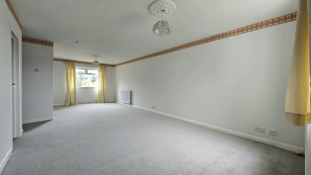 Lounge / dining area
