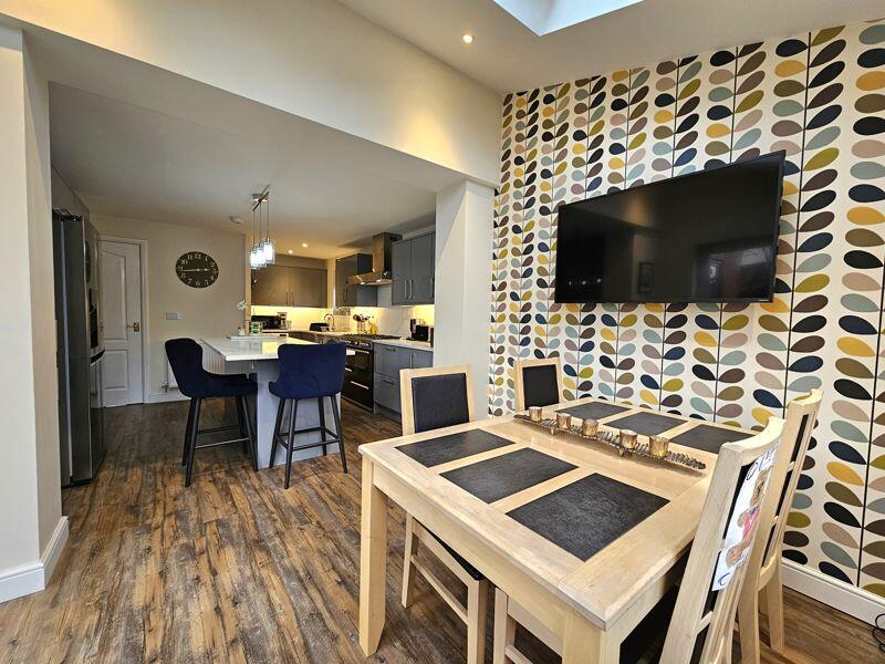 Open Plan Breakfast Room &amp; Kitchen