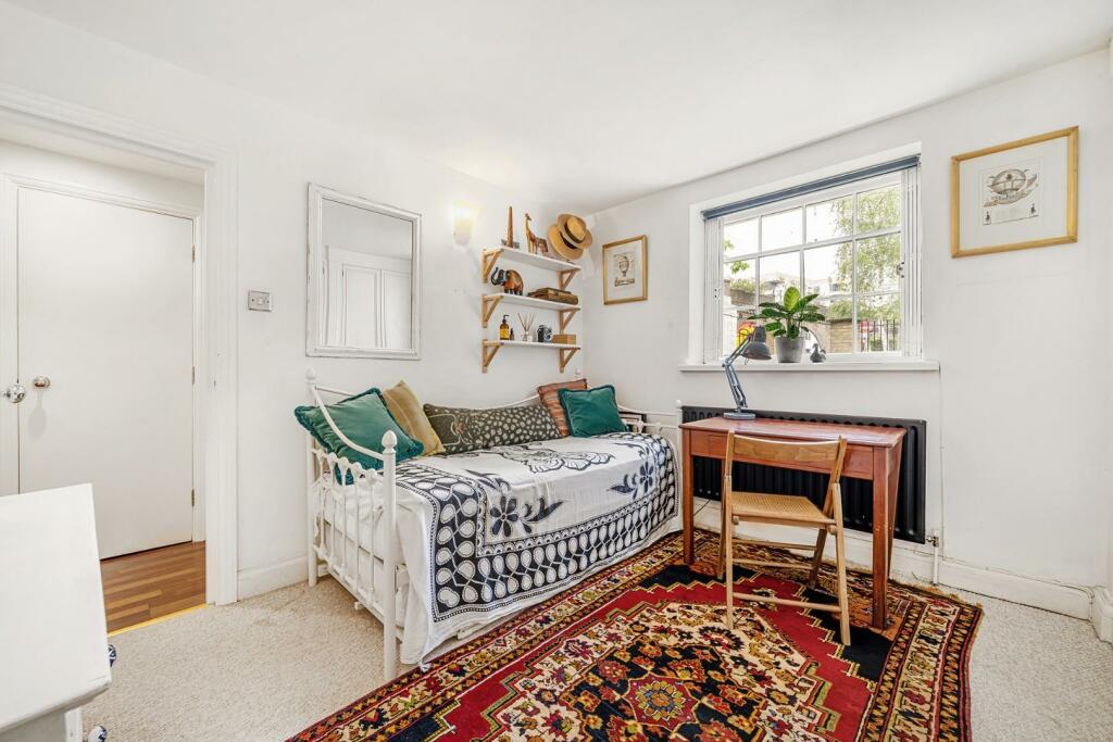 Bedroom (2).jpg