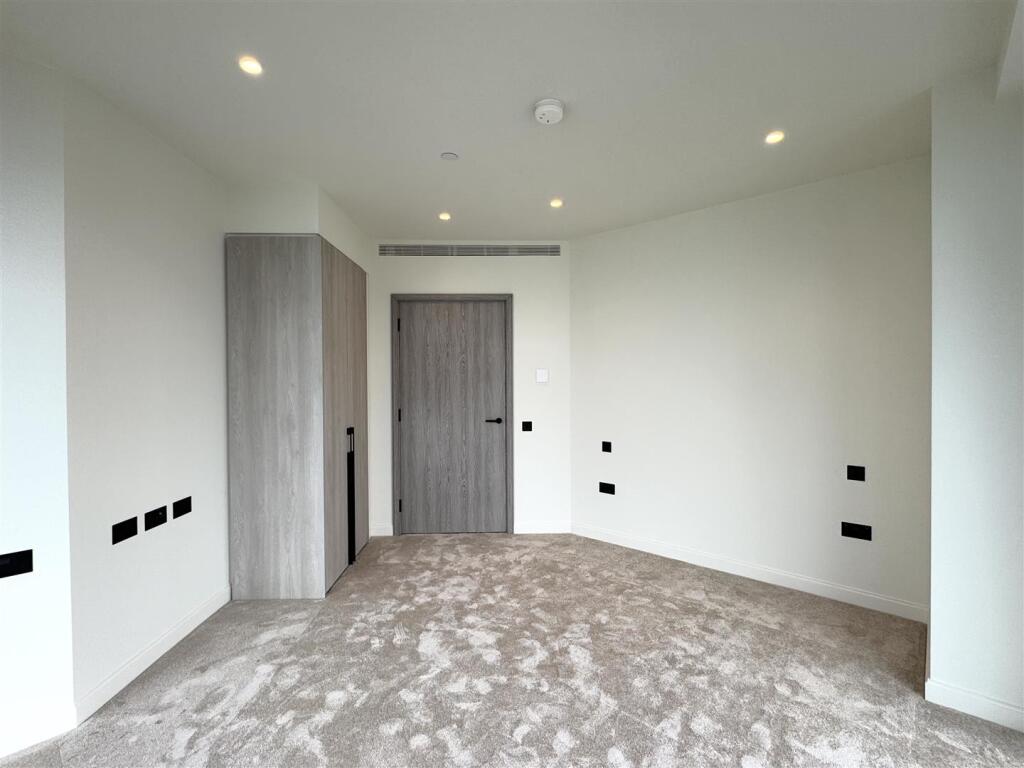 Bedroom 2 pic 4.jpeg