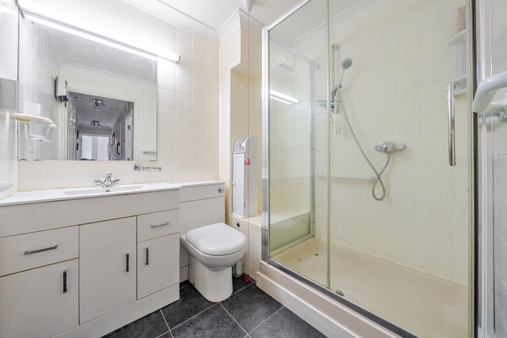 SHOWER ROOM