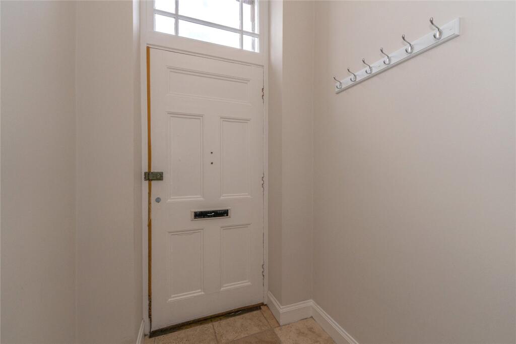 Hall Alt