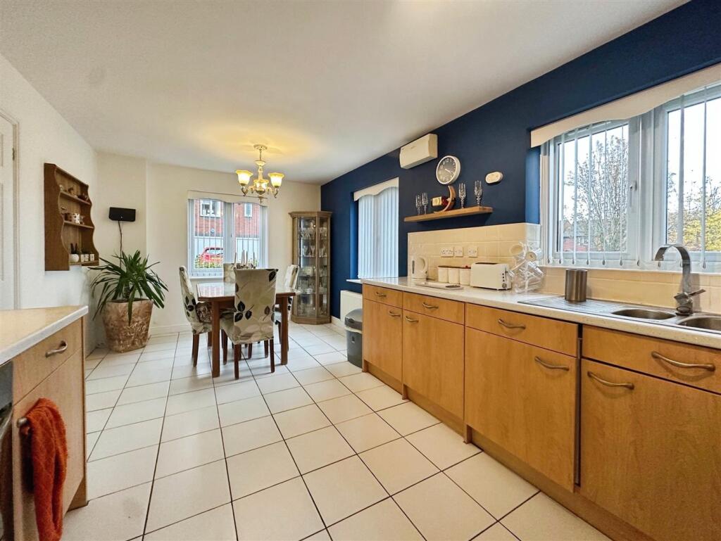 15fd3b9a--4EBB-BA68-7C16B8AD70BC-29618-0000290B010