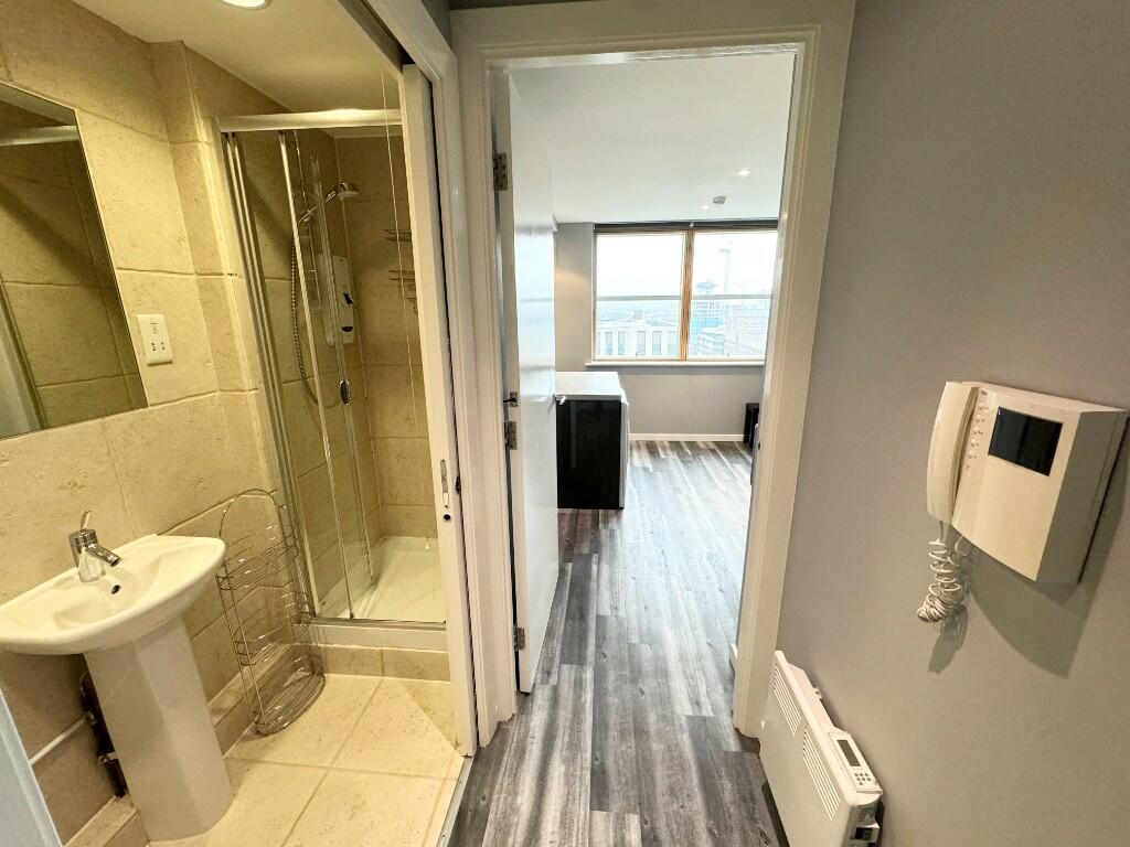 ENTRANCE HALLWAY