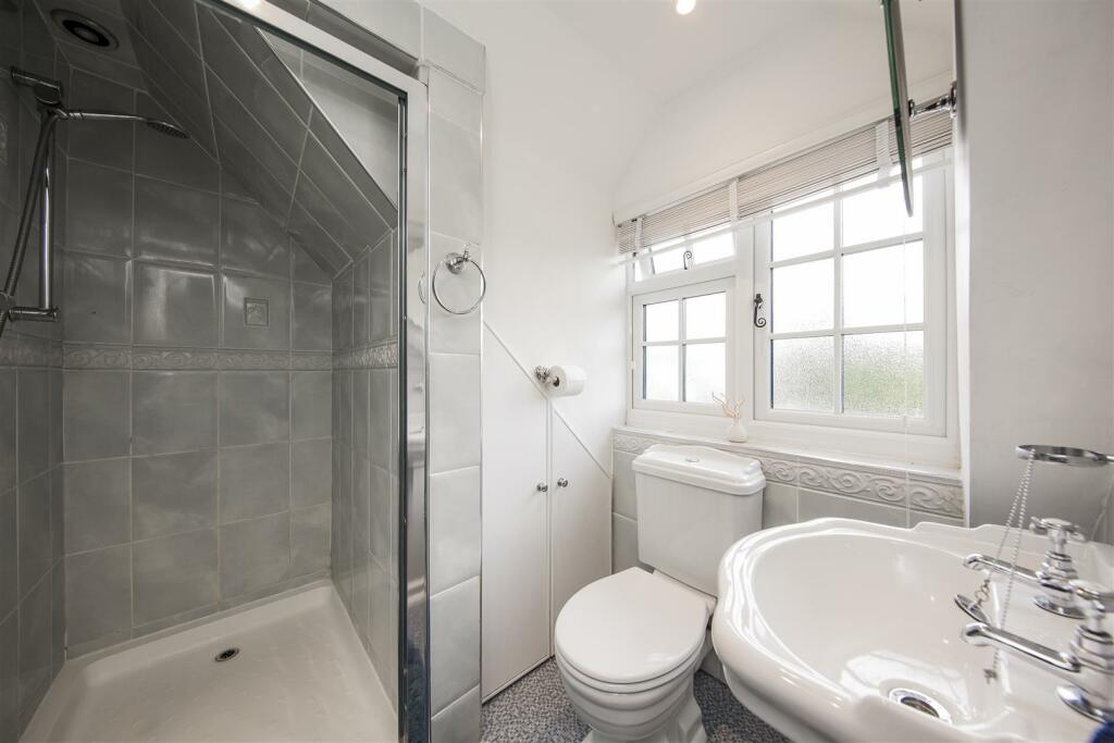 Ensuite to Second Bedroom