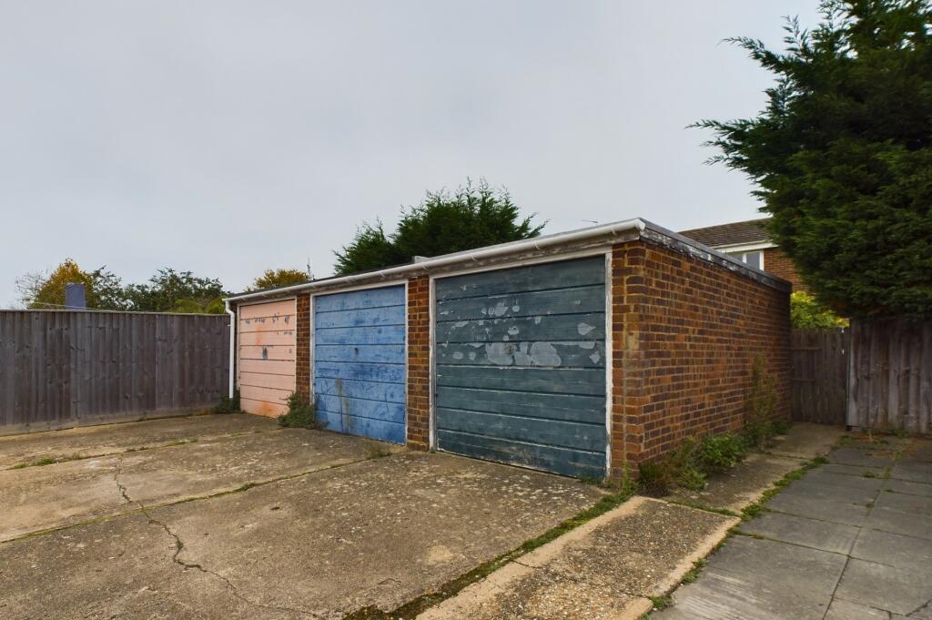 CAM02519G0-PR0196-STILL001