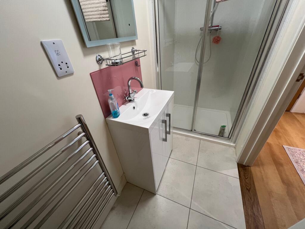 En-Suite 2