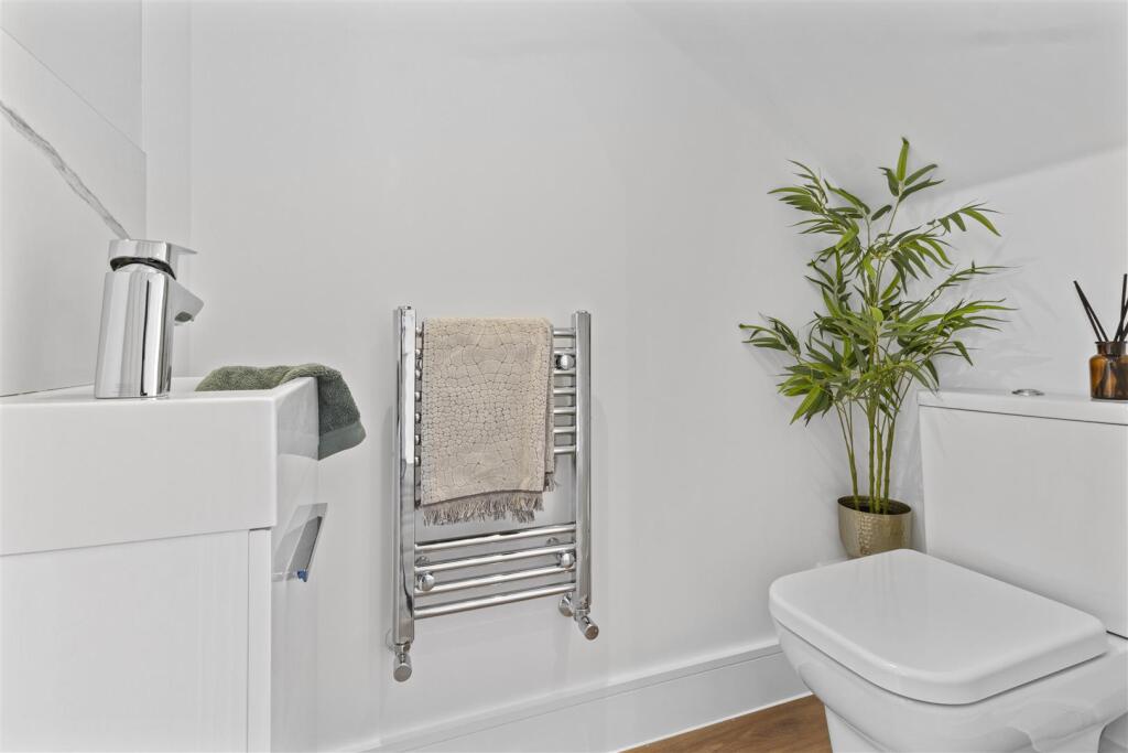 Cloakroom/WC