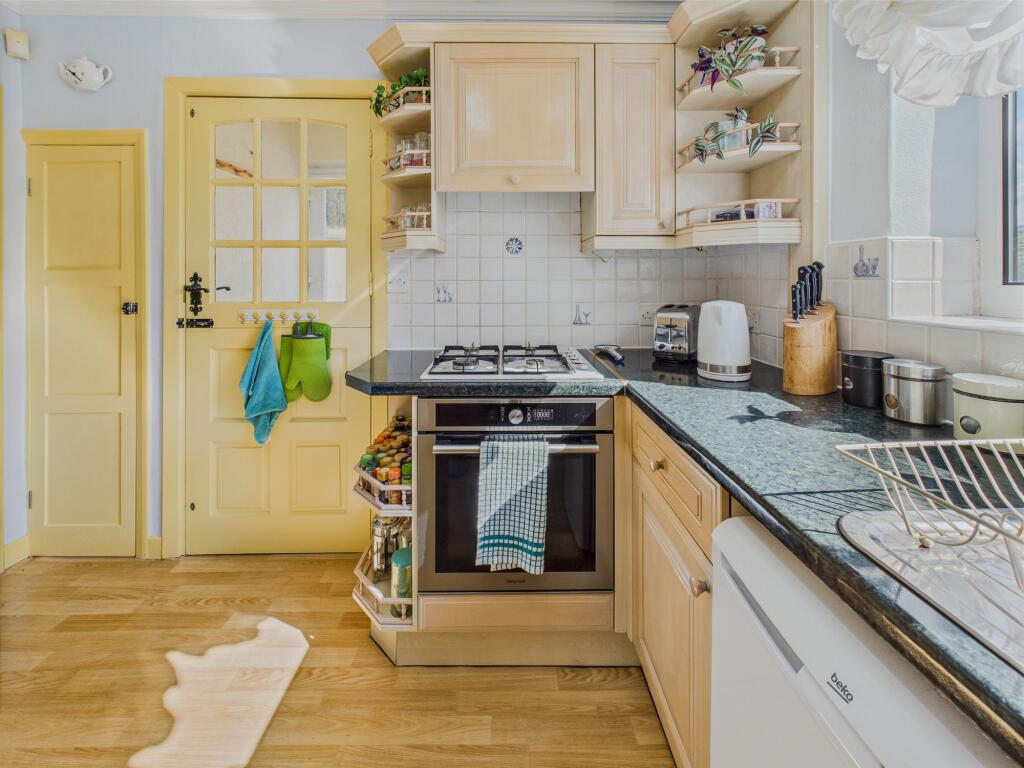 Kitchen Diner Cooking Area