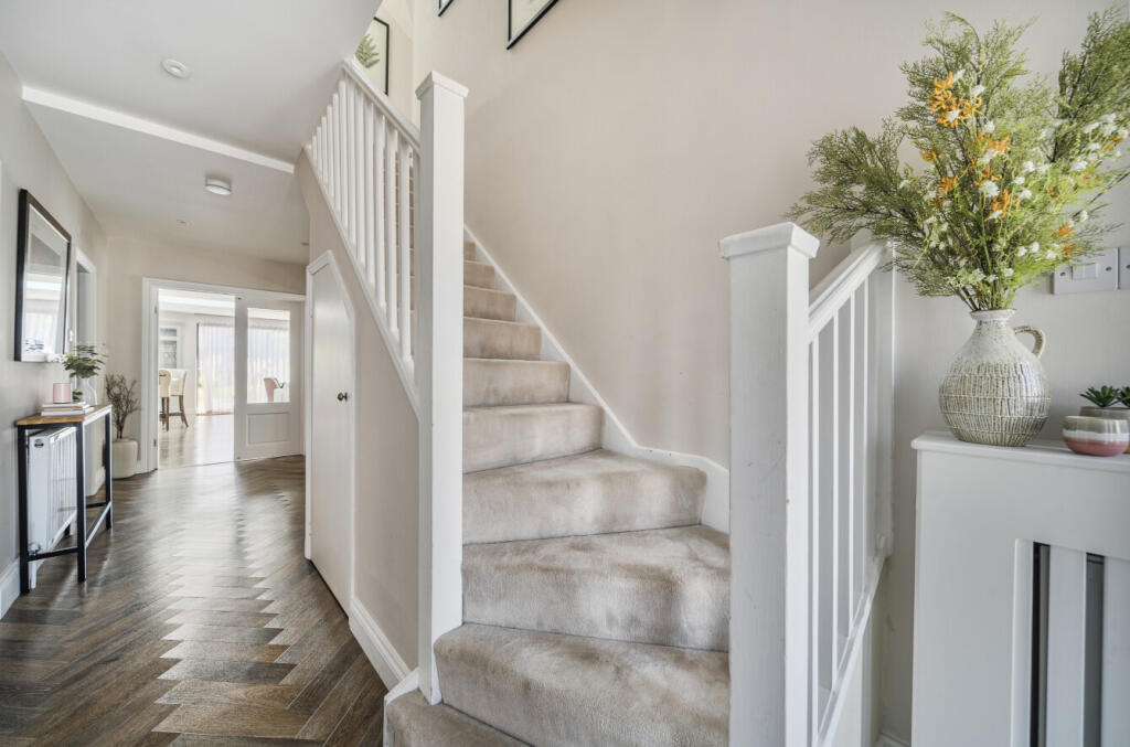 1309864-6-685438b...