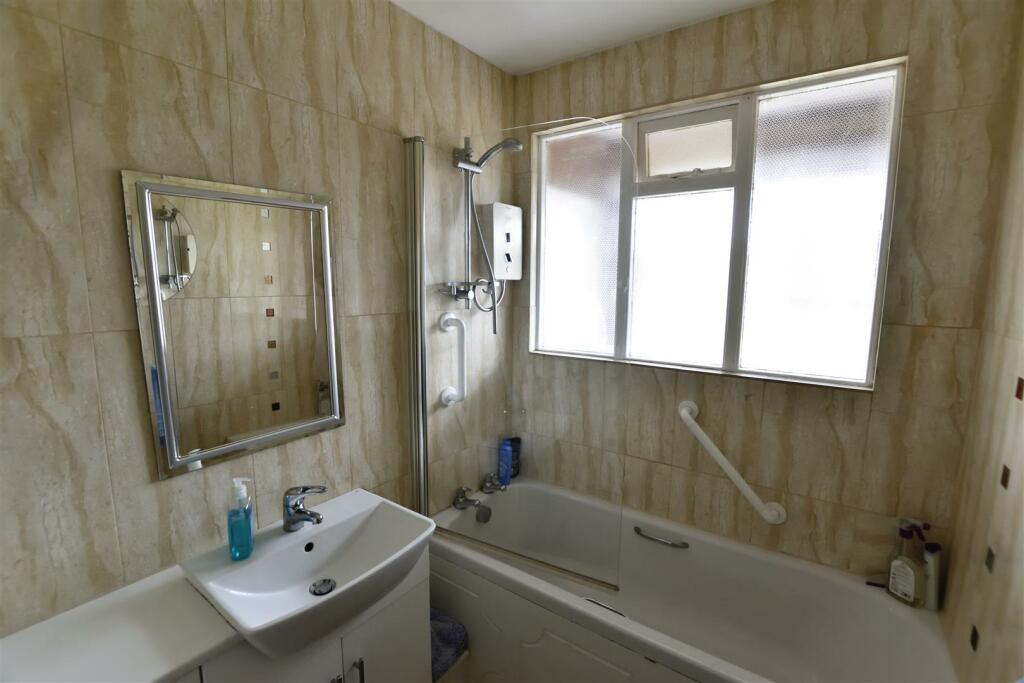 11. Bathroom.JPG