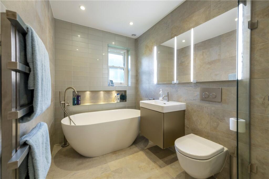 Main Ensuite