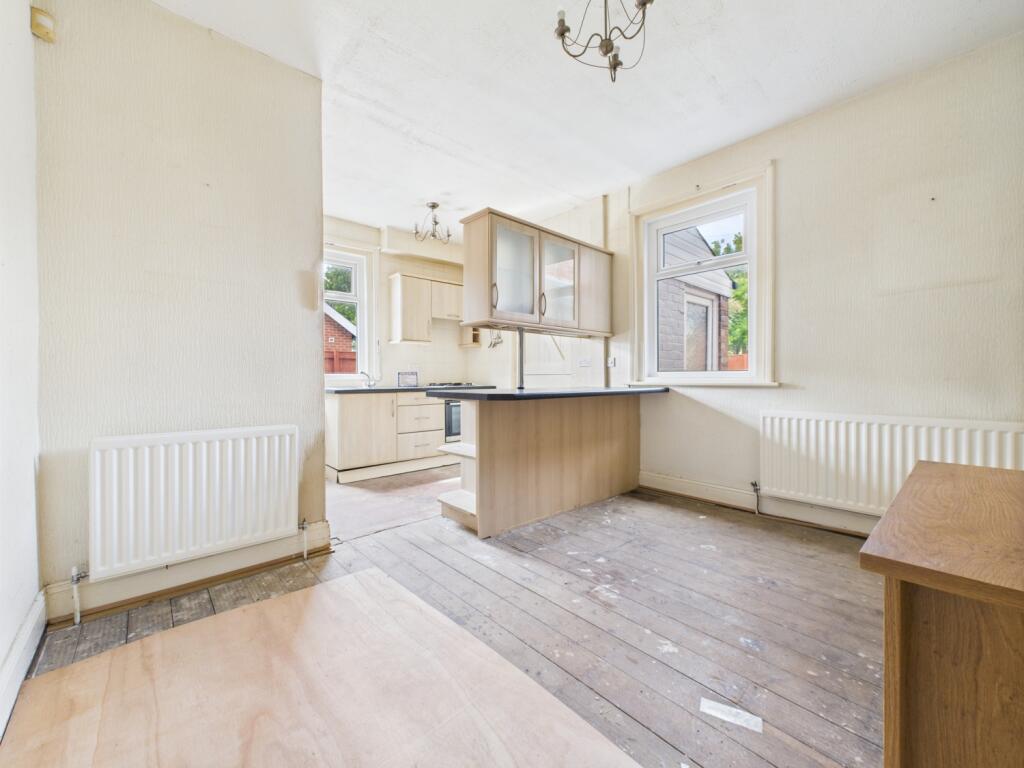 CAM02195G0-PR0079-STILL021