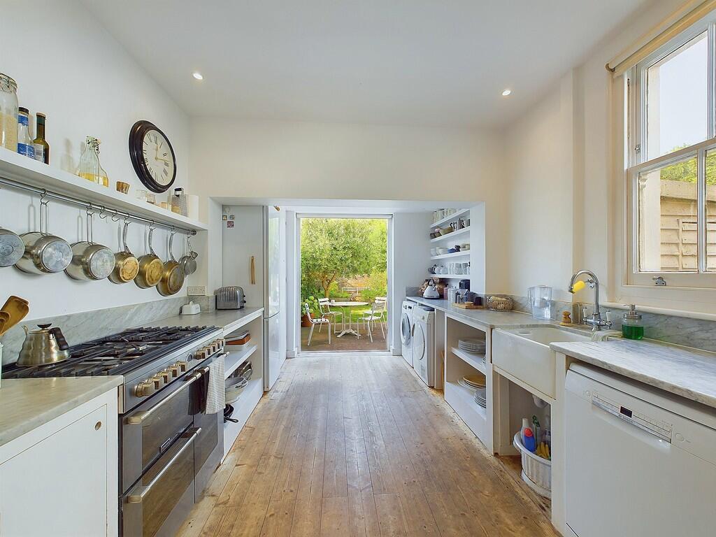 CAM03519G0-PR0146...