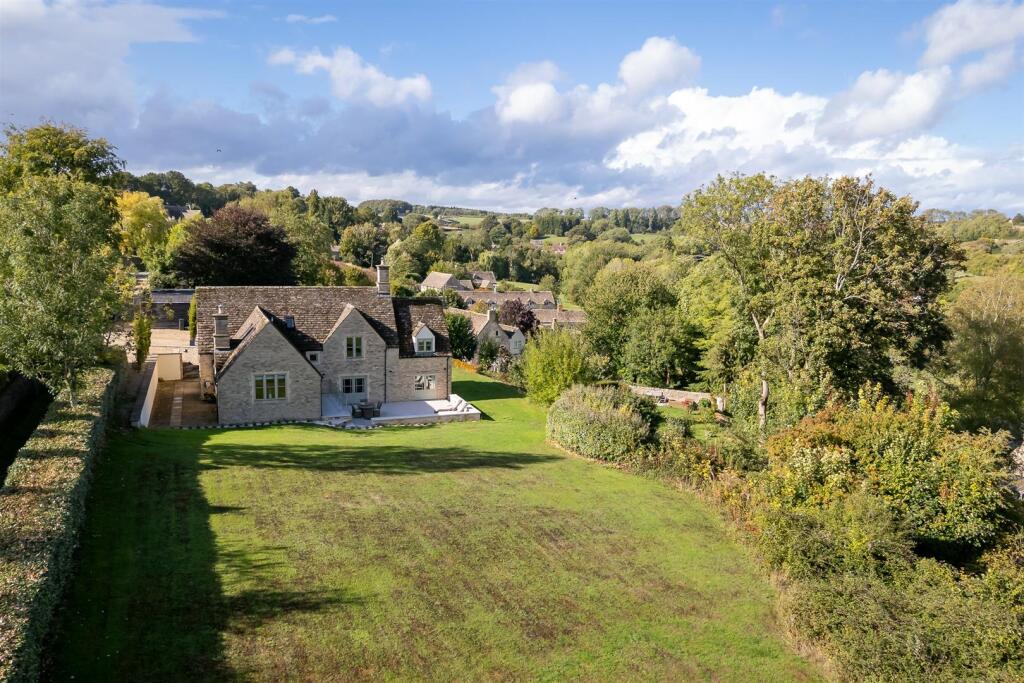 104 - Highfield House - GL54 4AA - Web.jpg