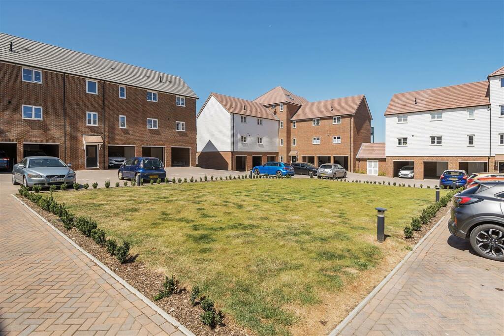 Pictor Drive 2 bedroom flat for sale by Guildcrest