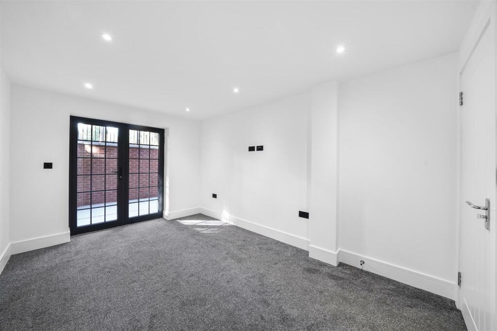 Flat 1 - 17 Sudbury Hill Close - go5Dfo1H0N23MPyub