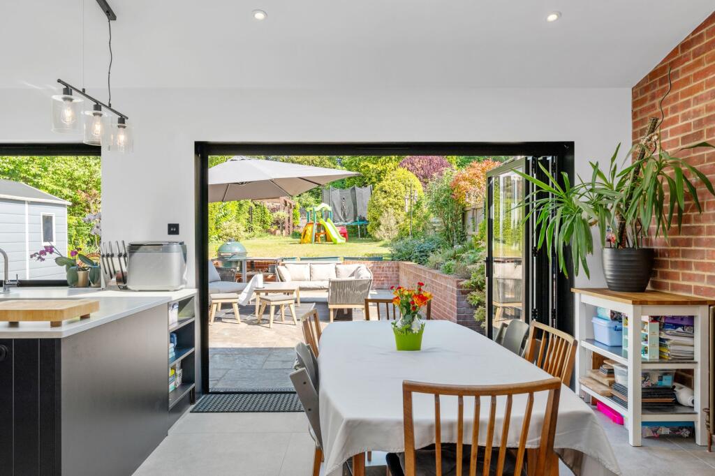 Kitchen/Dining Area