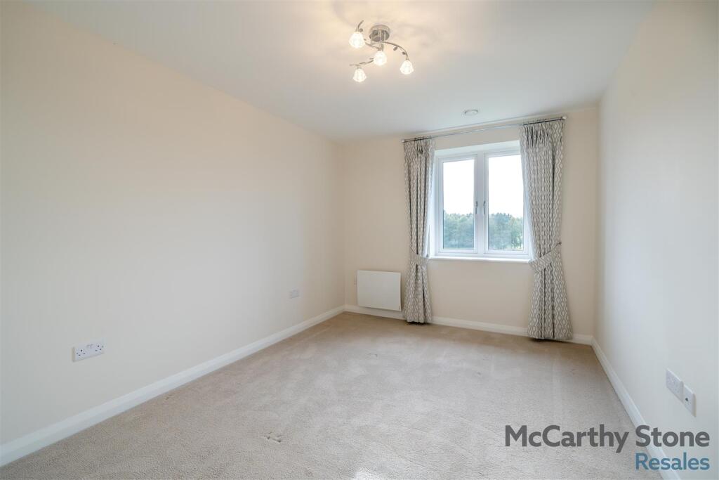 8667981-interior08.jpg