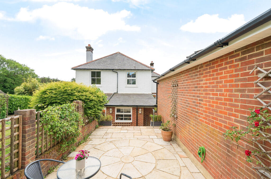 1301629-9-683a04e...