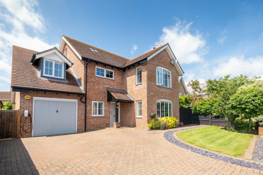 5 Cobb Close-2.JPG