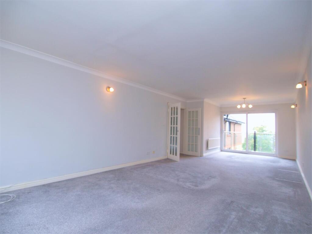 Lounge.02.jpg